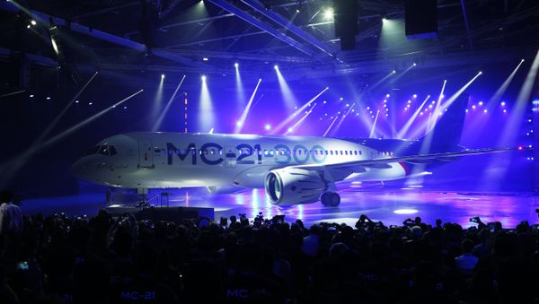 Presentation of MC-21-300 mid-range aircraft at the Irkutsk Aircraft Plant (Irkut Corporation) - Sputnik International