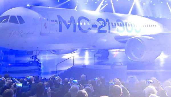 Russia’s New MC-21 Passenger Plane Unveiled - Sputnik International