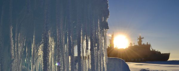 Russian polar explorers work to set up a new drifting station in the Arctic - Sputnik International