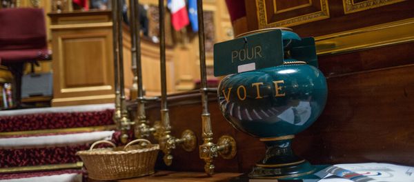 French Senate votes to ease sanctions against Russia French Senate votes to ease sanctions against Russia - Sputnik International