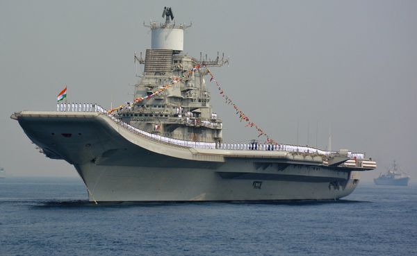 India's Defence Minister Warns Pakistan After Taking Part in Yoga Session with Naval Personnel India's Defence Minister Warns Pakistan After Taking Part in Yoga Session with Naval Personnel - Sputnik International