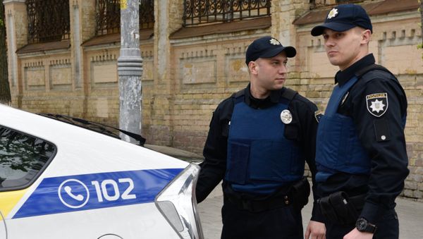 Officers of the Ukrainian police in Kiev Officers of the Ukrainian police in Kiev - Sputnik International