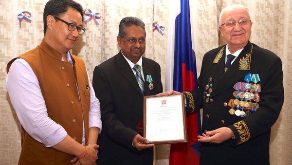 Moscow bestows ‘order of friendship’ honor on chief of Kudankulam nuclear plant Moscow bestows ‘order of friendship’ honor on chief of Kudankulam nuclear plant - Sputnik International