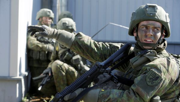 Lithuanian army soldiers attend the Spring Storm military exercise near the Estonia's eastern border in Rapina, Estonia, May 13, 2016. - Sputnik International