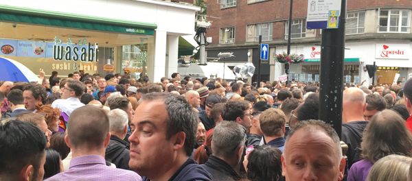 Crowd gathers in London for the vigil in honor of Orlando shooting victims Crowd gathers in London for the vigil in honor of Orlando shooting victims - Sputnik International