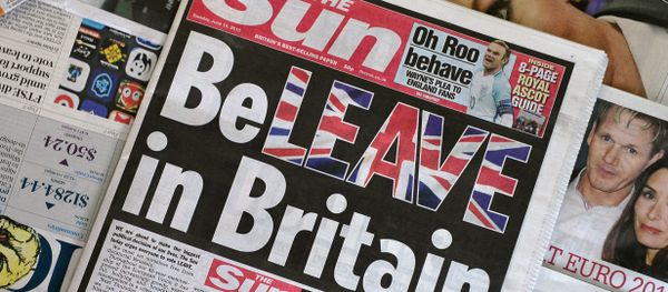 An arrangement of newspapers pictured in London on June 14, 2016 shows the front page of the Sun daily newspaper with a headline urging readers to vote 'Leave' in the June 23 EU referendum. An arrangement of newspapers pictured in London on June 14, 2016 shows the front page of the Sun daily newspaper with a headline urging readers to vote 'Leave' in the June 23 EU referendum. - Sputnik International