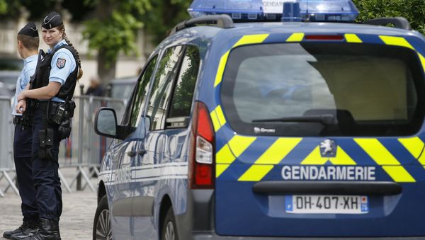 Police officers keep guard outside the England team hotel in Chantilly, France, Tuesday, June 14, 2016. - Sputnik International