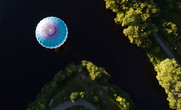 Heavenly Beautiful: Dozens of Varicolored Aerostats Paint Sky Above Russia - Sputnik International