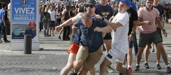 Football Soccer - Euro 2016 - England v Russia - Group B - Marseille, France - 11/6/16 Rival supporters clash at the old port of Marseille before the game. Football Soccer - Euro 2016 - England v Russia - Group B - Marseille, France - 11/6/16 Rival supporters clash at the old port of Marseille before the game. - Sputnik International