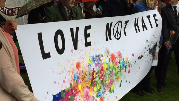 Edinburgh shows respect and solidarity for the victims of Orlando nightclub massacre. Edinburgh shows respect and solidarity for the victims of Orlando nightclub massacre. - Sputnik International