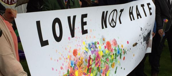 Edinburgh shows respect and solidarity for the victims of Orlando nightclub massacre. - Sputnik International