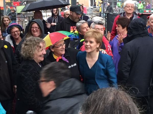 Edinburgh shows respect and solidarity for the victims of Orlando nightclub massacre. Edinburgh shows respect and solidarity for the victims of Orlando nightclub massacre. - Sputnik International