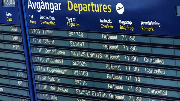 Cancelled SAS flights are seen on the information board at Arlanda airport, Sweden, June 13, 2016. - Sputnik International