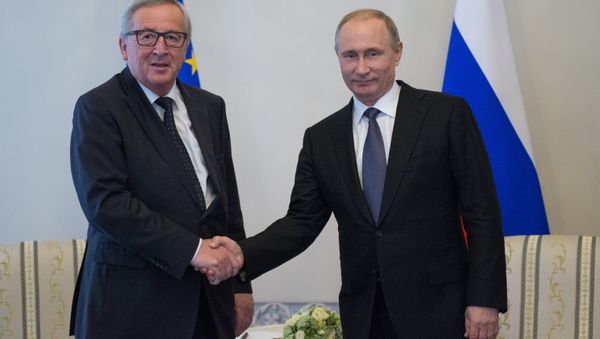 Russian President Vladimir Putin meeting in St.Petersburg with Jean-Claude Juncker, President of the European Commission - Sputnik International