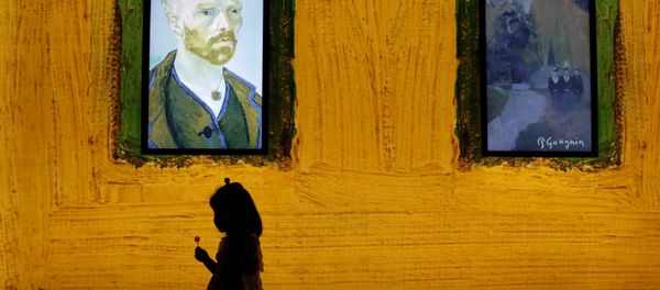 Девочка на мультимедийной выставке Meet Vincent van Gogh в Пекине Девочка на мультимедийной выставке Meet Vincent van Gogh в Пекине - Sputnik International