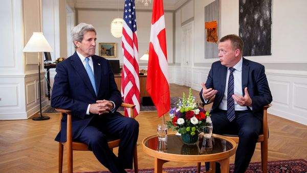 Danish Prime Minister Lars Lokke Rasmussen (R) and US Secretary of State John Kerry (L) sit for a meeting at Christiansborg Castle in Copenhagen, Denmark, 16 June 2016 Danish Prime Minister Lars Lokke Rasmussen (R) and US Secretary of State John Kerry (L) sit for a meeting at Christiansborg Castle in Copenhagen, Denmark, 16 June 2016 - Sputnik International