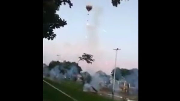 Baloon bombs a neighbourhood - Sputnik International