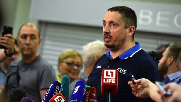 Russian football fans return from France - Sputnik International