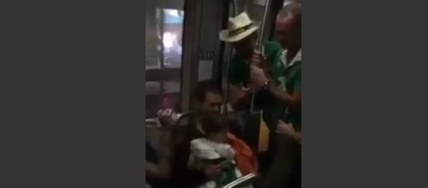 Fans sing lullaby to baby Fans sing lullaby to baby - Sputnik International