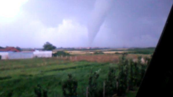 Funnel Cloud Spotted Over Pancevo - Sputnik International