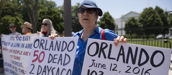 This file photo taken on June 13, 2016 shows people gather to protest gun violence and call for sensible gun laws outside the White House in Washington, D This file photo taken on June 13, 2016 shows people gather to protest gun violence and call for sensible gun laws outside the White House in Washington, D - Sputnik International