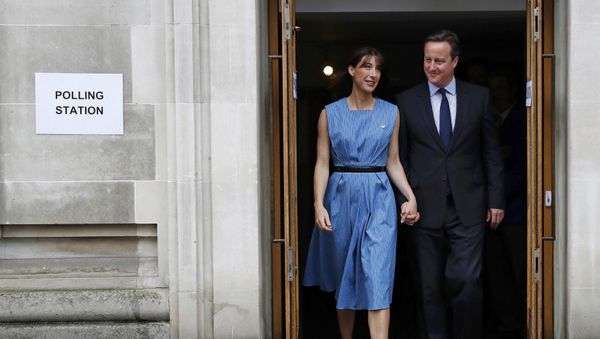 Britain's Prime Minister David Cameron and his wife Samantha leave after voting in the EU referendum, at a polling station in central London, Britain June 23, 2016. Britain's Prime Minister David Cameron and his wife Samantha leave after voting in the EU referendum, at a polling station in central London, Britain June 23, 2016. - Sputnik International