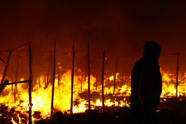 When fires happen in the ‘Jungle’, it’s like we are burning in Hell. They happen quite often as people use candles as they can’t afford gas to keep warm - Habibi, 24, Afghanistan. - Sputnik International