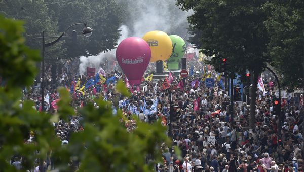 An aerial picture shows people taking part in a protest against government's proposed labour law reforms near the Place de la Bastille (Bastille Square) in Paris - Sputnik International