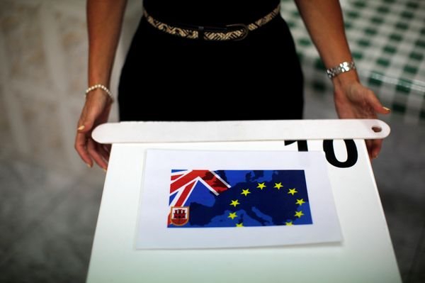 A member of a polling station stands next to a polling box as she waits for citizens during the EU referendum in the British overseas territory of Gibraltar, historically claimed by Spain, June 23, 2016. A member of a polling station stands next to a polling box as she waits for citizens during the EU referendum in the British overseas territory of Gibraltar, historically claimed by Spain, June 23, 2016. - Sputnik International