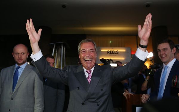 Leader of the United Kingdom Independence Party (UKIP), Nigel Farage reacts at the Leave.EU referendum party at Millbank Tower in central London on June 24, 2016 Leader of the United Kingdom Independence Party (UKIP), Nigel Farage reacts at the Leave.EU referendum party at Millbank Tower in central London on June 24, 2016 - Sputnik International