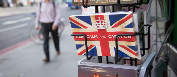Postcards featuring the World War II British slogan Keep Calm and Carry On are seen outside a newsagents in London, on 24 June, 2016. Postcards featuring the World War II British slogan Keep Calm and Carry On are seen outside a newsagents in London, on 24 June, 2016. - Sputnik International