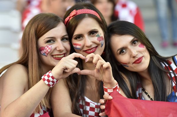 Croatia supporters pose for a picture during the Euro 2016 group D football match between Croatia and Spain at at the Matmut Atlantique stadium in Bordeaux on June 21, 2016 - Sputnik International