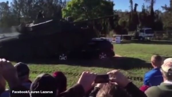 Watch The Moment A Dodge Journey Gets Run Over By A Tank - Sputnik International