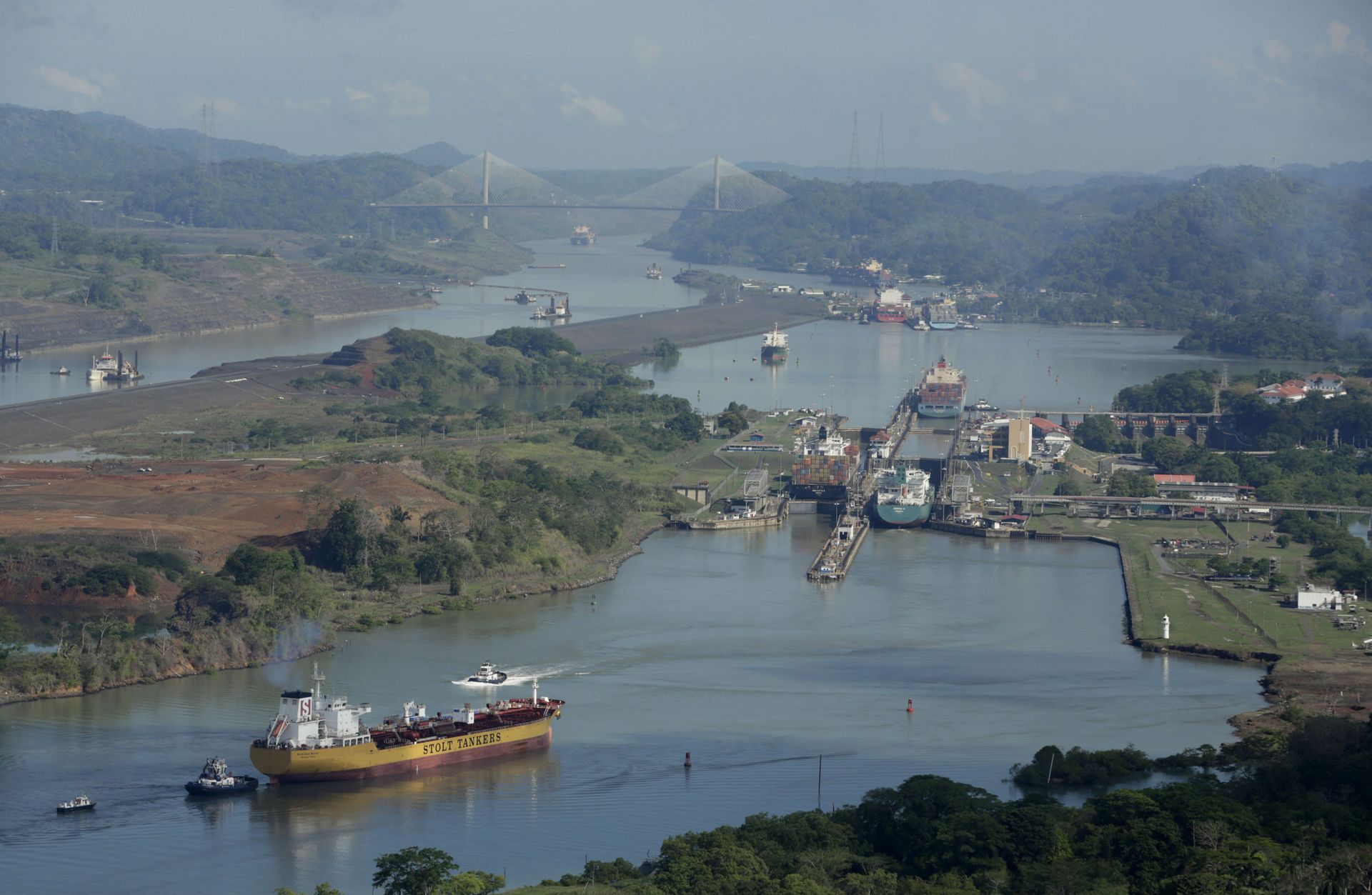 In this May 11, 2016 file photo, ships transit through the Panama Canal near Panama City - Sputnik International, 1920, 12.01.2025