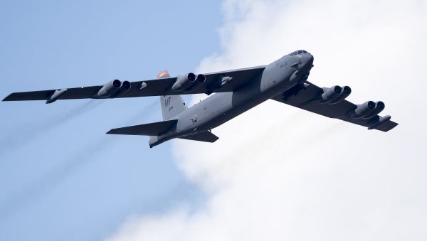 A U.S. Air Force B-52 bomber flies over Training Range in Pabrade during a military exercise 'Iron Wolf 2016' some 60km.(38 miles) north of the capital Vilnius, Lithuania, Thursday, June 16, 2016 - Sputnik International