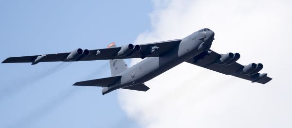 A U.S. Air Force B-52 bomber flies over Training Range in Pabrade during a military exercise 'Iron Wolf 2016' some 60km.(38 miles) north of the capital Vilnius, Lithuania, Thursday, June 16, 2016 - Sputnik International