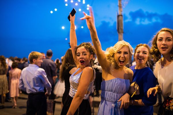 A New Beginning: Russian High-School Students Celebrate Graduation A New Beginning: Russian High-School Students Celebrate Graduation - Sputnik International