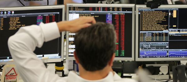 Traders from ETX Capital work in central london on June 27, 2016 - Sputnik International