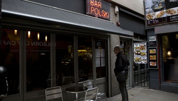 A man looks at Bar Polski, a Polish bar in central London, Tuesday, April 5, 2016 A man looks at Bar Polski, a Polish bar in central London, Tuesday, April 5, 2016 - Sputnik International