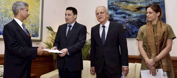 Indian Foreign Secretary S. Jaishankar, left, receives membership papers for the Missile Technology Control Regime (MTCR) from French Ambassador Alexandre Ziegler, second left, Netherlands' Ambassador, Alphonsus Stoelinga, third left, and Luxembourg's Charge d'Affaires, Laure Huberty, in New Delhi, India, Monday, June 27, 2016 Indian Foreign Secretary S. Jaishankar, left, receives membership papers for the Missile Technology Control Regime (MTCR) from French Ambassador Alexandre Ziegler, second left, Netherlands' Ambassador, Alphonsus Stoelinga, third left, and Luxembourg's Charge d'Affaires, Laure Huberty, in New Delhi, India, Monday, June 27, 2016 - Sputnik International