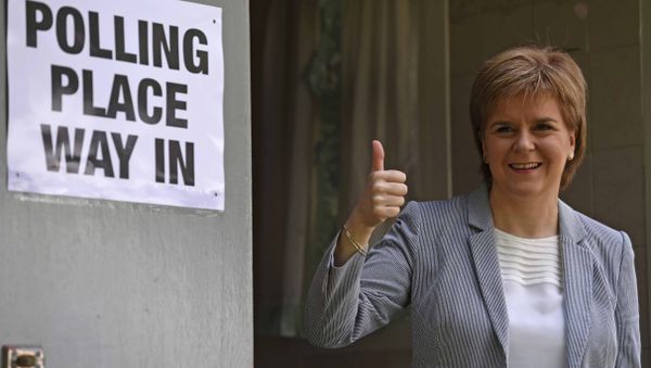 Scotland's First Minister Nicola Sturgeon arrives to vote in the EU referendum, at Broomhouse Community Hall in Glasgow, Scotland, Britain June 23, 2016. Scotland's First Minister Nicola Sturgeon arrives to vote in the EU referendum, at Broomhouse Community Hall in Glasgow, Scotland, Britain June 23, 2016. - Sputnik International
