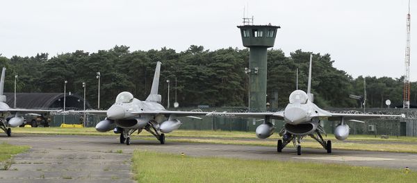A picture taken on June 27, 2016 shows the departure of six planes of the Belgian army, F-16 fighter jets at themilitary airbase in Kleine Brogel, Peer to participate in the Operation Guardian Falcon (ODF) as part of the international mission against Islamic State (IS) in Middle East  - Sputnik International