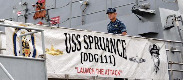 US Navy's Pacific Fleet commander Admiral Harry Harris leaves after visiting the USS Spruance (DDG 111), Arleigh Burke-class guided-missile destroyer (background) which docked in Sembawang wharves in Singapore on January 22, 2014 US Navy's Pacific Fleet commander Admiral Harry Harris leaves after visiting the USS Spruance (DDG 111), Arleigh Burke-class guided-missile destroyer (background) which docked in Sembawang wharves in Singapore on January 22, 2014 - Sputnik International