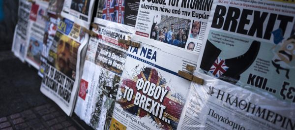 A picture taken on June 25, 2016 in Athens shows the front page of the Greek newspaper 'Ta Nea' reading 'be afraid of Brexit' and other newspapers bearing headlines reporting the result of the UK's vote to leave the EU in the June 23 referendum A picture taken on June 25, 2016 in Athens shows the front page of the Greek newspaper 'Ta Nea' reading 'be afraid of Brexit' and other newspapers bearing headlines reporting the result of the UK's vote to leave the EU in the June 23 referendum - Sputnik International