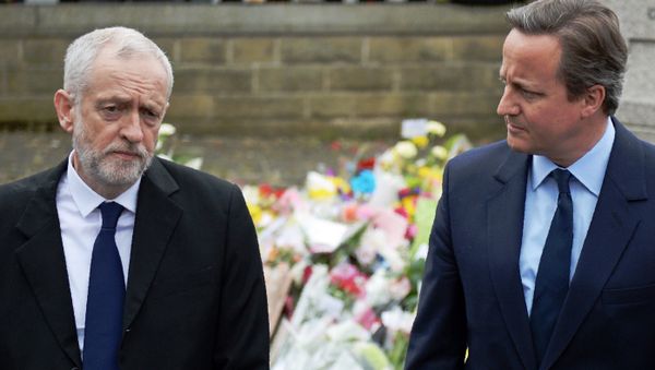 British Prime Minister David Cameron (R) and Labour Party leader Jeremy Corbyn (L) - Sputnik International