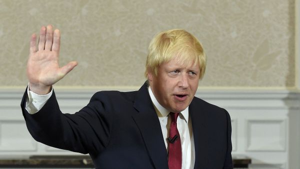 Vote Leave campaign leader, Boris Johnson, waves as he finishes delivering his speech in London, Britain June 30, 2016. Vote Leave campaign leader, Boris Johnson, waves as he finishes delivering his speech in London, Britain June 30, 2016. - Sputnik International