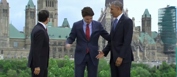 3 Amigos handshake 3 Amigos handshake - Sputnik International