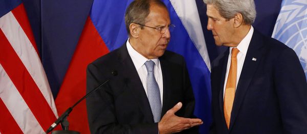 Russian Foreign Minister Sergei Lavrov (L) speaks to US Secretary of State John Kerry ahead a joint press conference in Vienna, Austria, on May 17, 2016 Russian Foreign Minister Sergei Lavrov (L) speaks to US Secretary of State John Kerry ahead a joint press conference in Vienna, Austria, on May 17, 2016 - Sputnik International