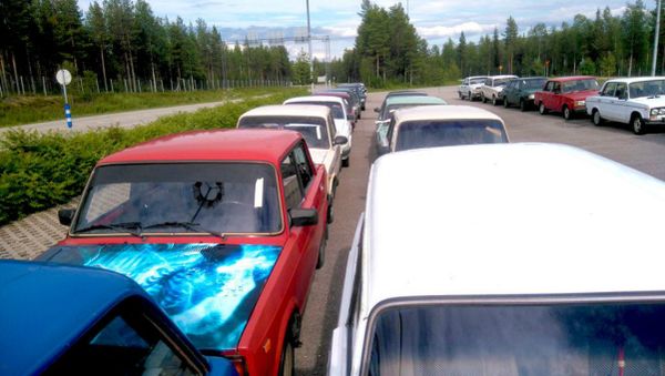 The vehicles going up for auction include models of Lada, Volga and Moskvitch cars never imported for sale in Finland - Sputnik International