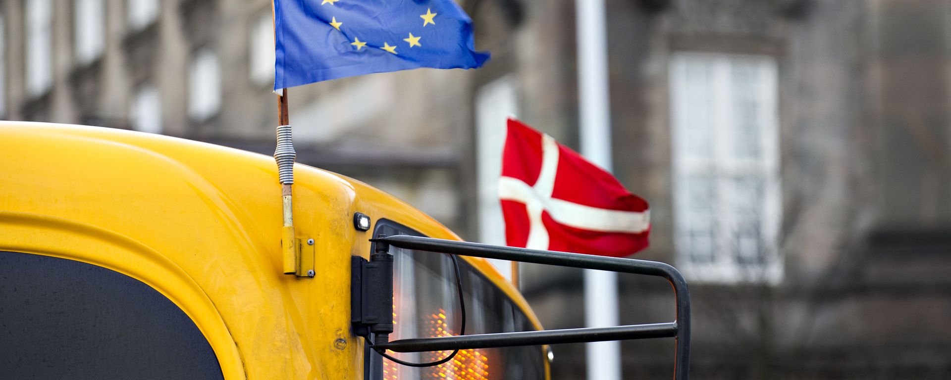 European flag and a Danish flag flying on a bus in Copenhagen (File) - Sputnik International, 1920, 17.05.2023